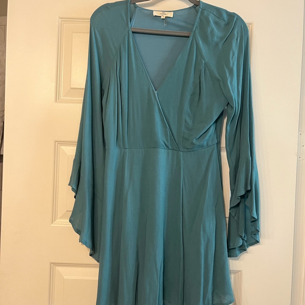 Bell Sleeve Dress from Entro